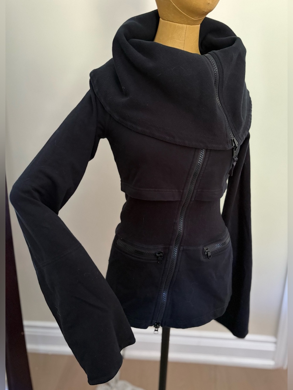 LULULEMON Over The Top Jacket Black Wide Cowl Neck Zip Up Sweater (US 4)